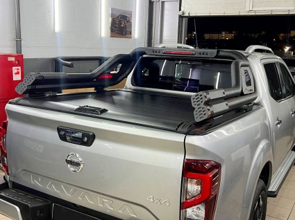 mekhanicheskaya-rolleta-na-kuzov-nissan-navara-d23 (2)